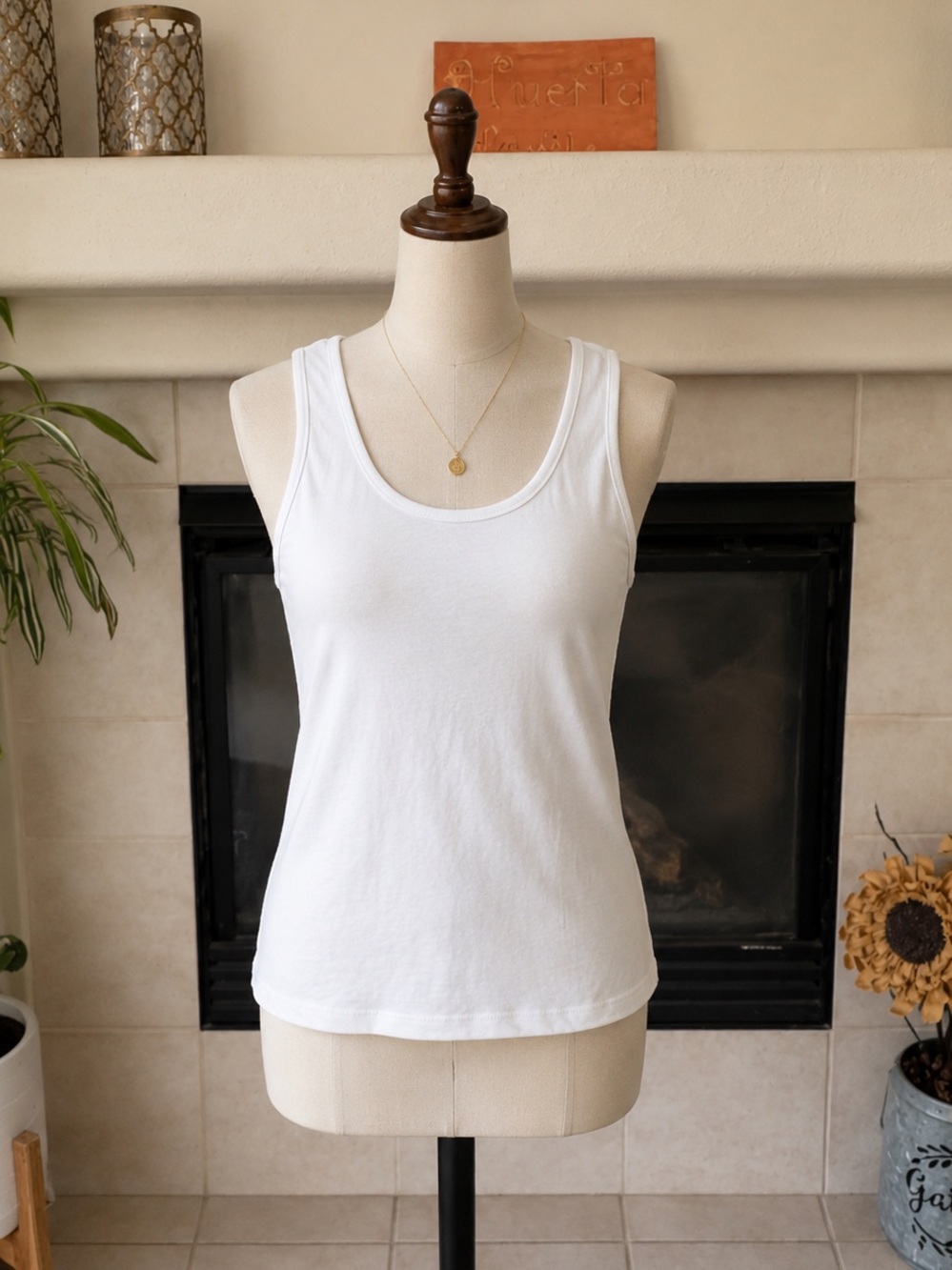 Old Navy White Scoop Neck Tank Top